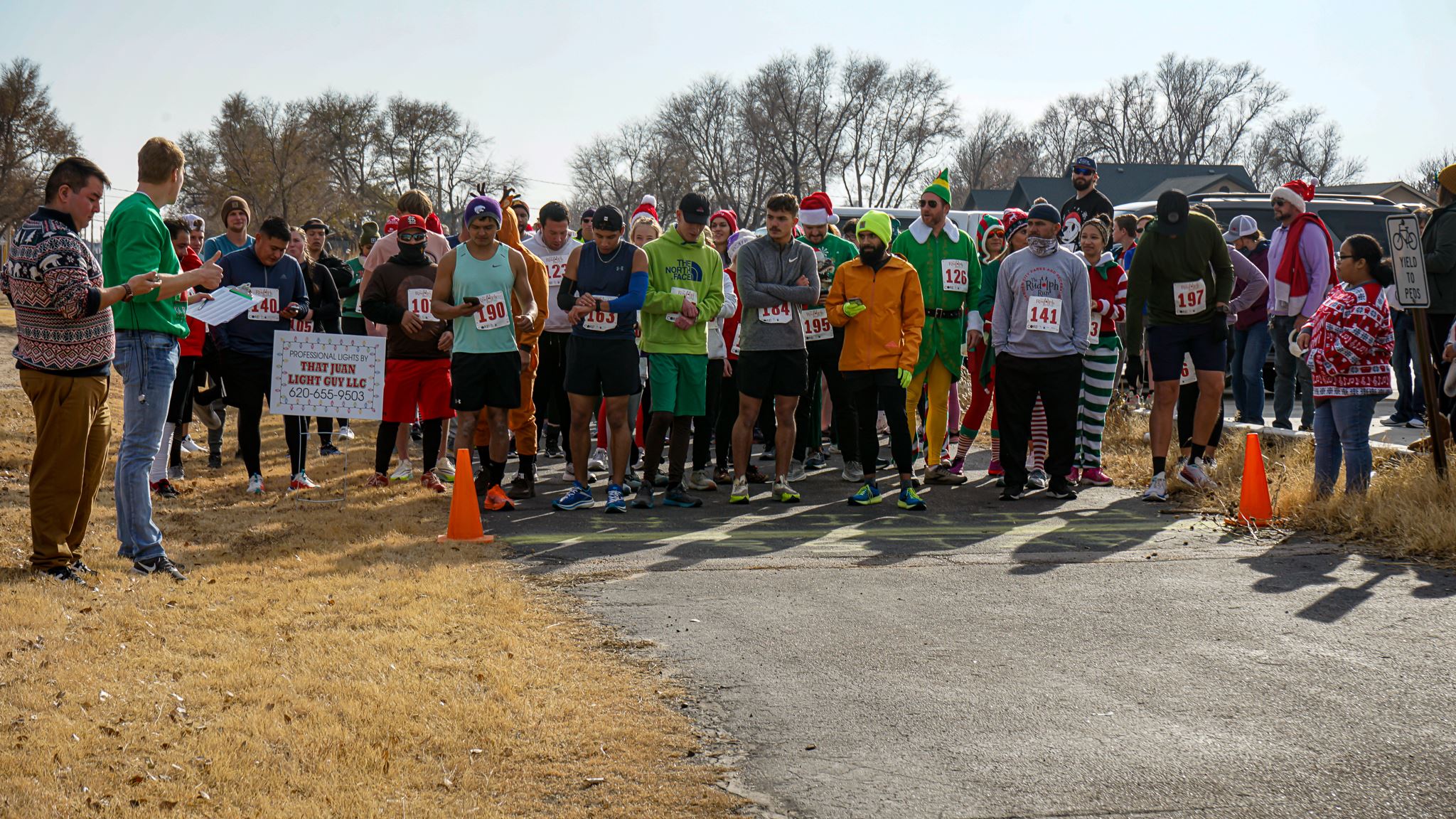 Racers for Rudolph Run at the starting line